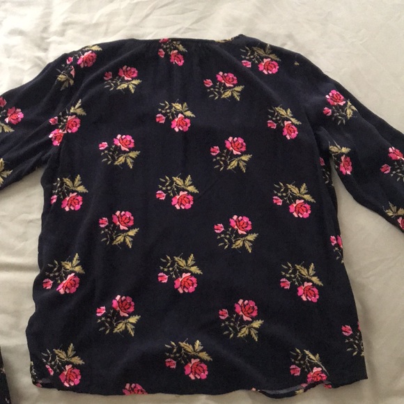 Old Navy top - Picture 6 of 7